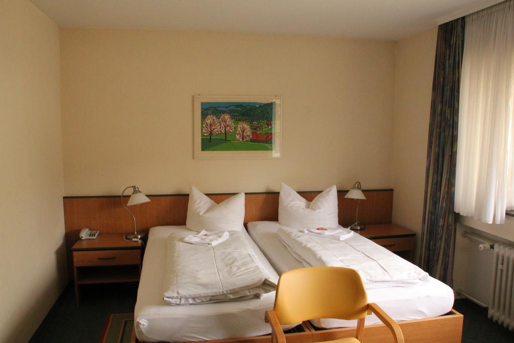 Hotel Traube Оффенбург Екстер'єр фото
