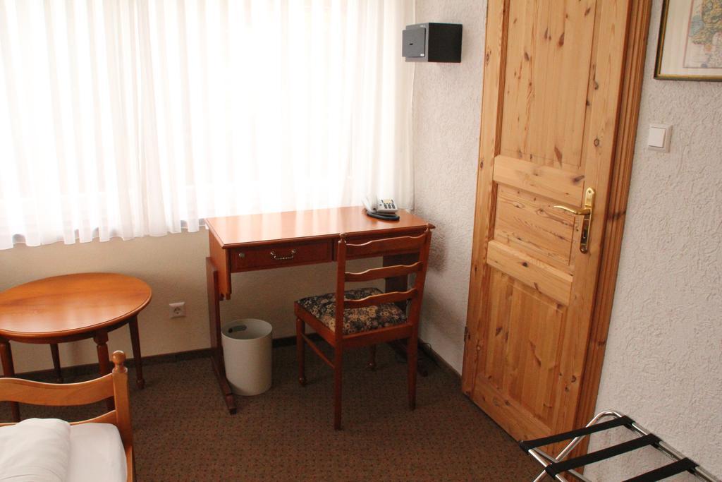 Hotel Traube Оффенбург Екстер'єр фото