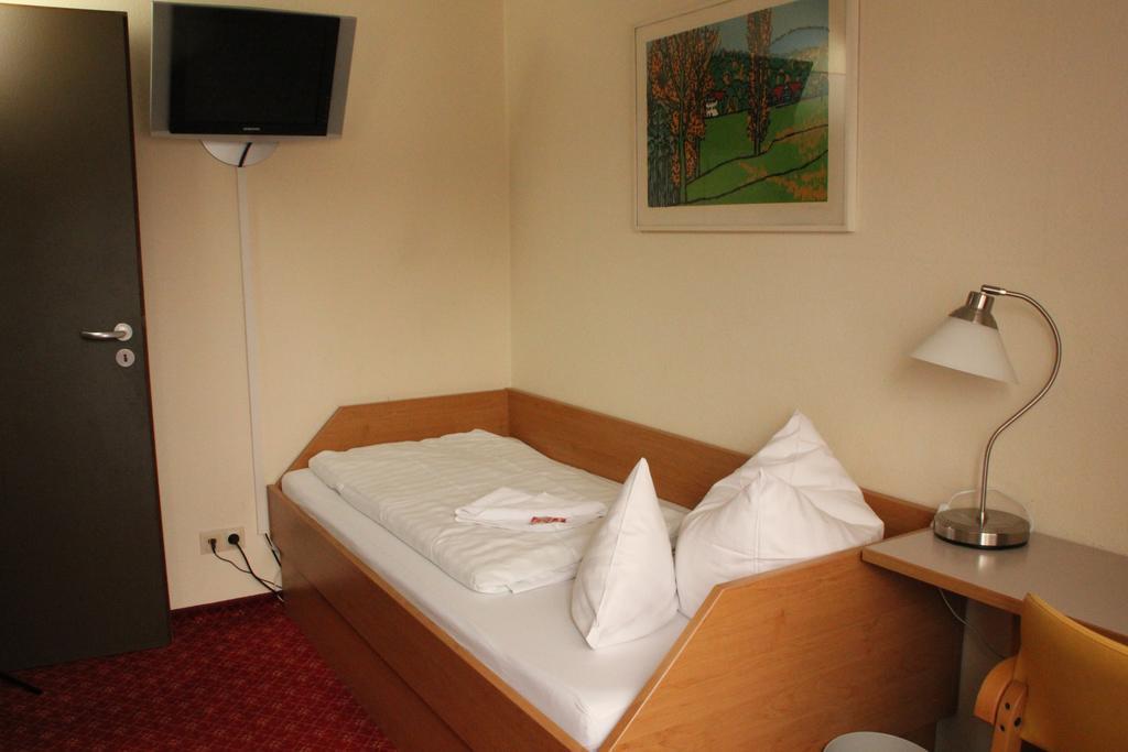 Hotel Traube Оффенбург Екстер'єр фото