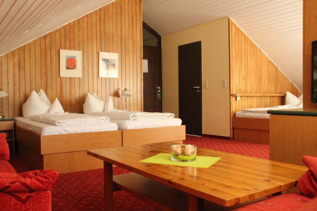 Hotel Traube Оффенбург Екстер'єр фото